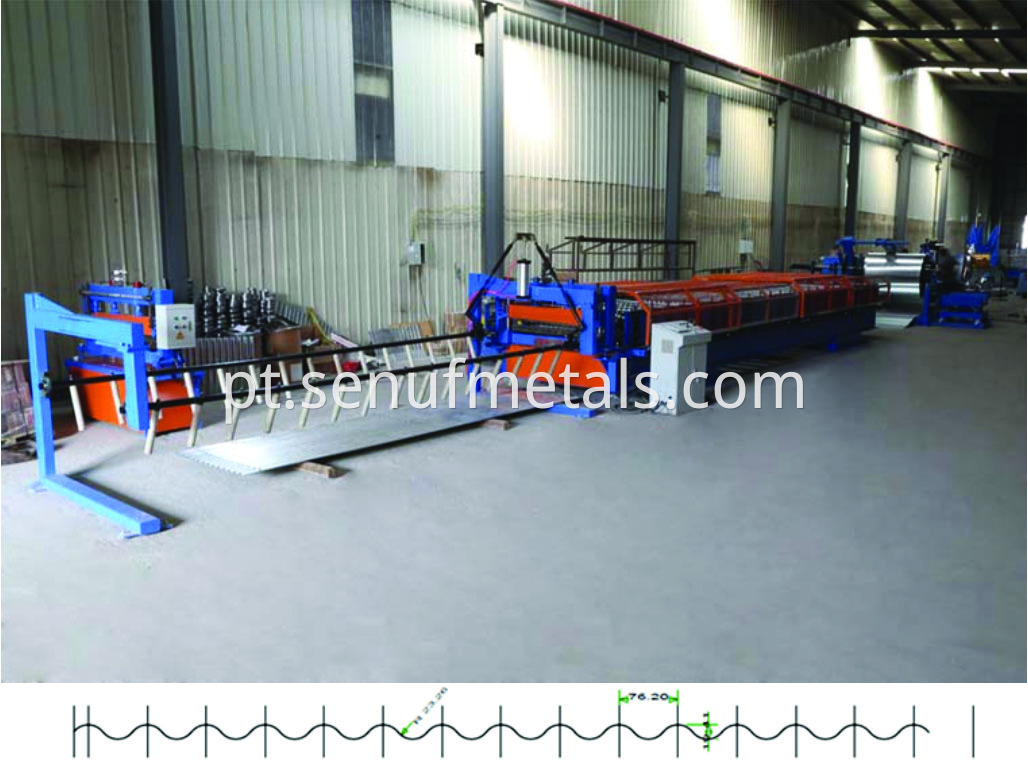 Corrugated roofing machine1